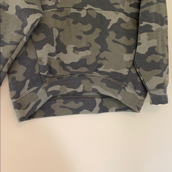 Oversized Heathered Camo Sweatshirt - Picture 5 of 8